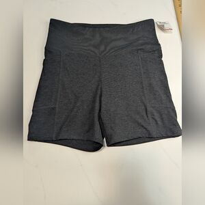 ZOBHA Pull-On Dark Gray Bicycle Athletic Yoga Shorts Pockets, Size M, NWT